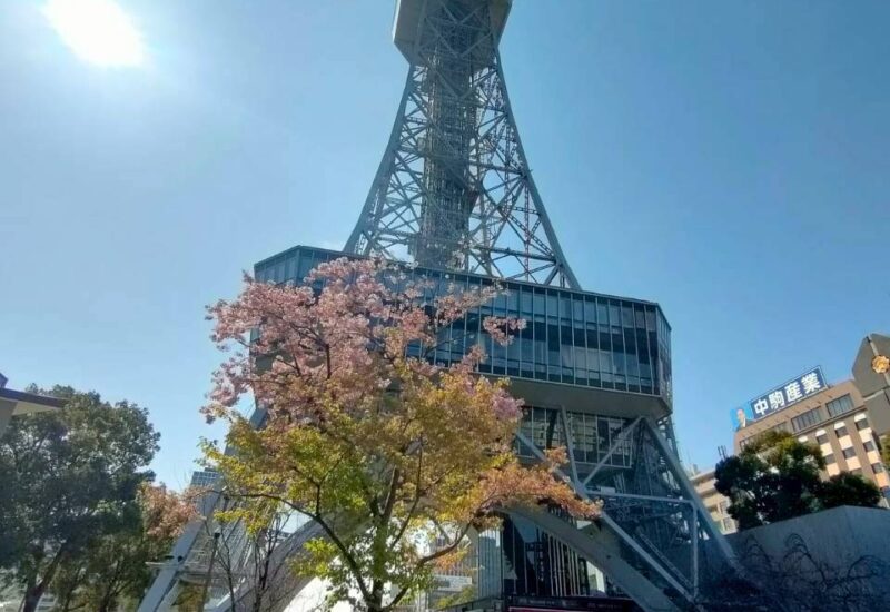 支援物資を届けるボランティア